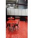 Location table en metal rouge