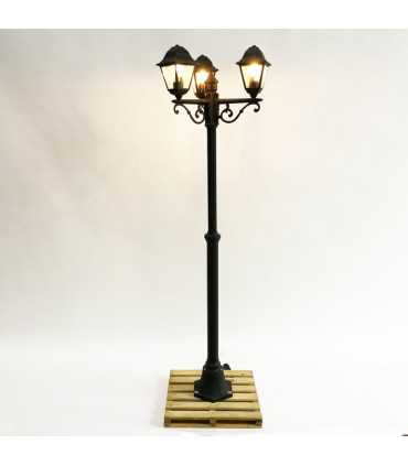 Lampadaire extérieur parisien à louer