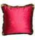 coussin en velours rouge 45 x 45 cm sur fond blanc