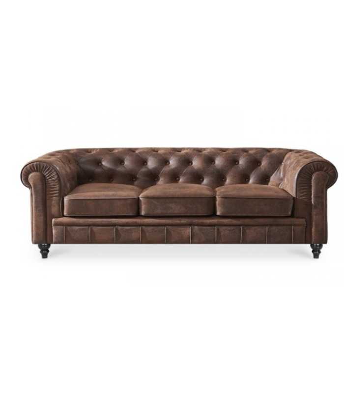 canapé Chesterfield en tissu marron vieilli sur fond blanc