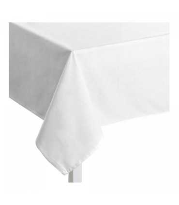 Nappe blanche 140 × 240 cm en polyester installée sur une table, sur fond blanc