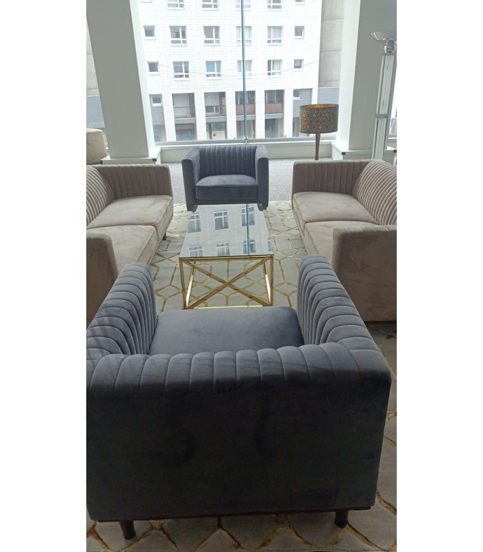 Location fauteuil en velours gris L 99 cm x H 82 cm