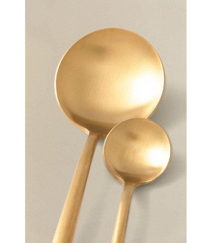 Trendy gold teaspoon
