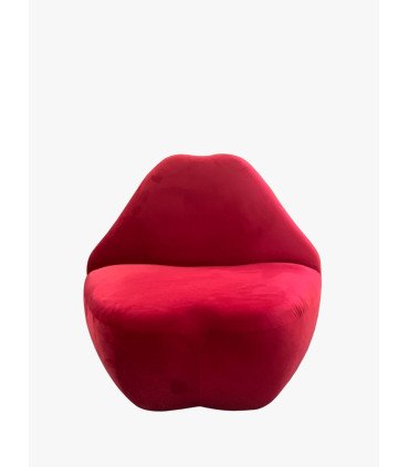 Photo of the retro red chair in the shape of a mouth, available to rent from 126 Events