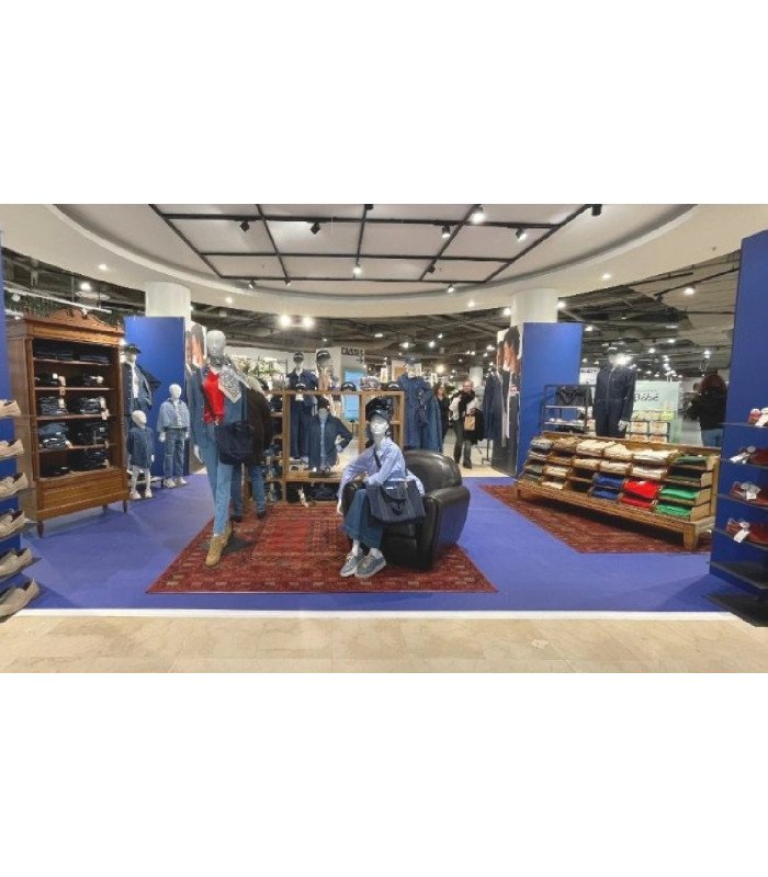 Red oriental rug 240 x 340 cm