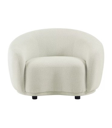Fauteuil en bouclette blanc ivoire vu de face, dossier arrondi et pieds bois, en location chez 126 Events