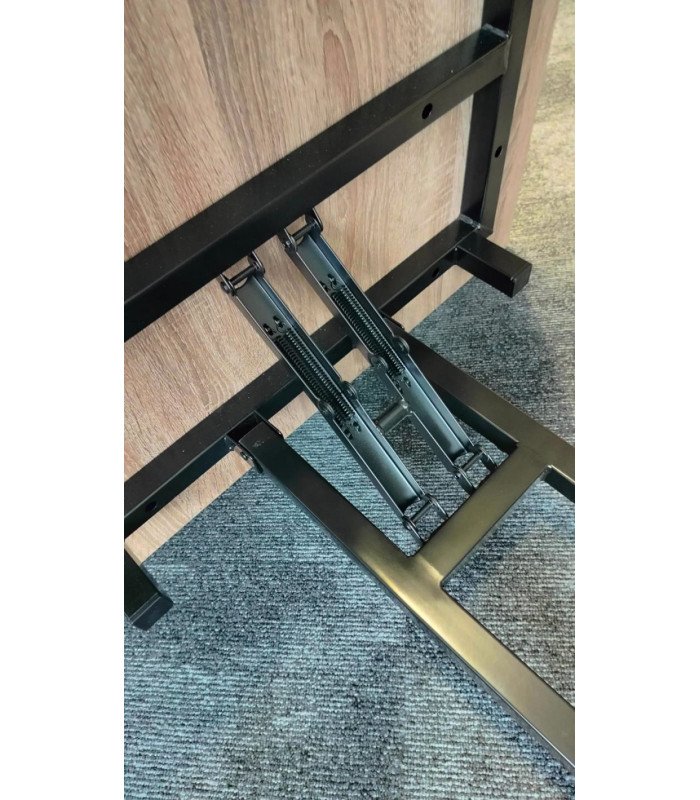 Focus on the folding system of the 180 cm x 80 cm rectangular folding wooden table