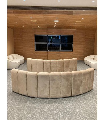 Location chauffeuse en velours beige