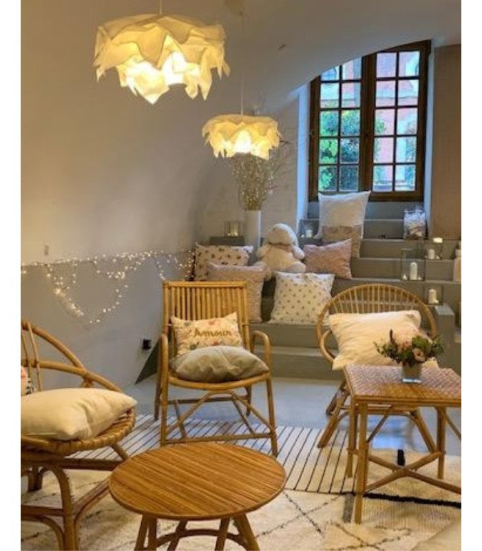 Table basse en rotin 50 cm avec salon de jardin en location par 126 events