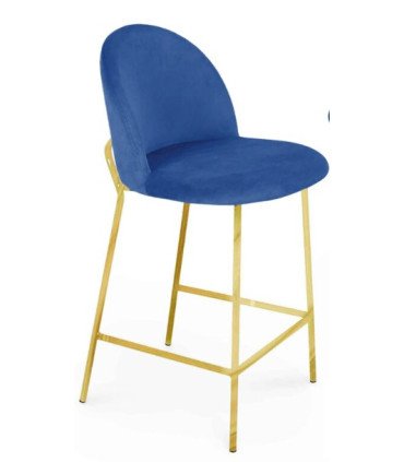 Chaise de bar en velours bleu avec pieds métal doré, vue de côté sur fond blanc