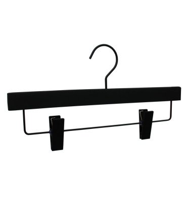 Cintre en bois noir pour pantalon avec clips métalliques sur fond blanc
