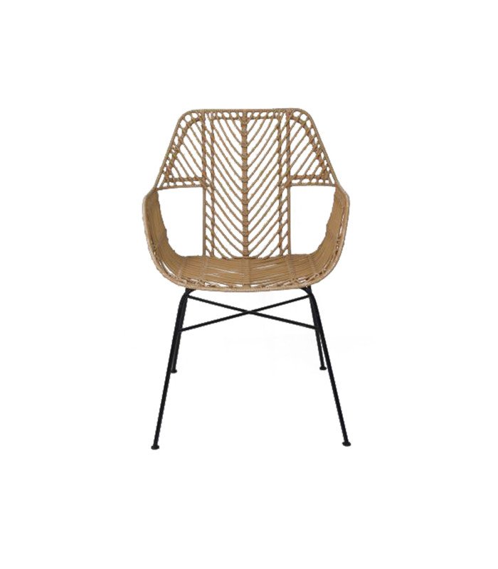 Fauteuil avec accoudoirs Flora en rotin synthétique coloris naturel, vue de face - mobilier événementiel 126 Events
