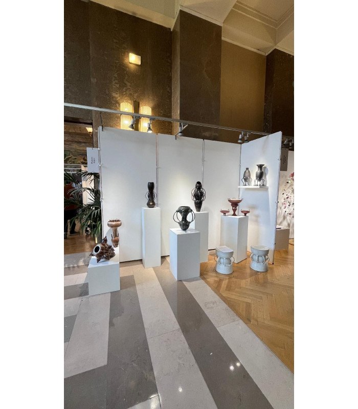 Stele in smooth matt white wood H 110 cm x 30 x 30 cm