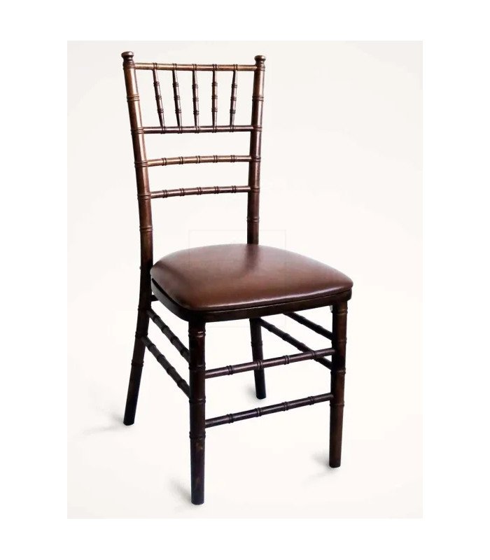 Chaise Chiavari finition acajou avec galette simili marron pour réception et mariage