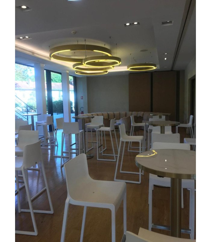 New gold metal table Diam 50 cm feet H 105 cm