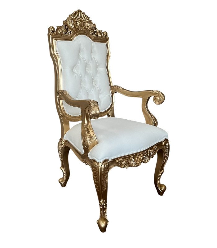 Photo du Fauteuil baroque similicuir blanc et doré dans un fond blanc, en location par 126 Events