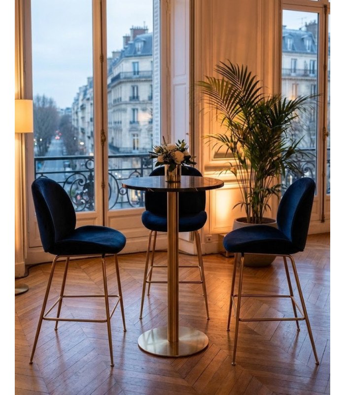 photo du pack Pack 3 tabourets hauts velours noir et mange debout sur un fond blanc, produit en location par 126 Events