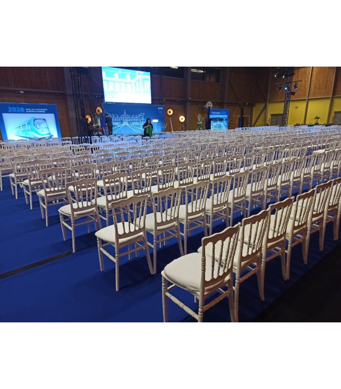 Pack of 100 white Napoleon chairs