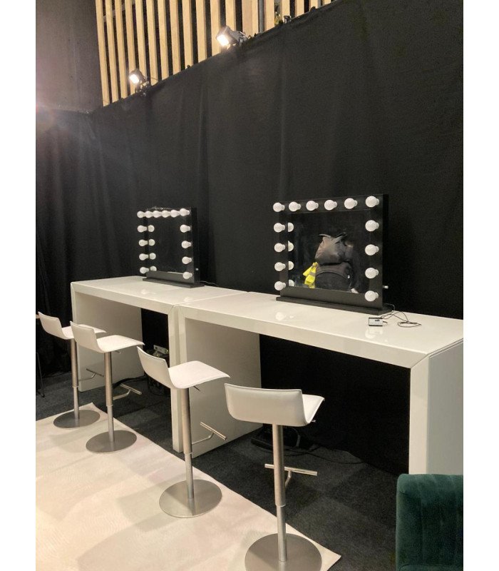 Miroir led à maquillage L 80 x 65 cm