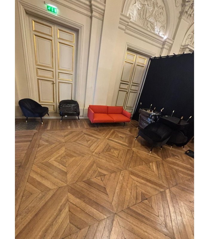 Fauteuil noir velours pieds dorés Erika