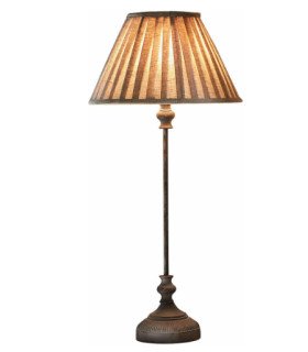 Vintage style lamp to pose