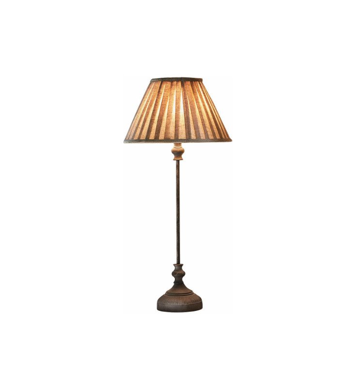 Vintage style lamp to pose
