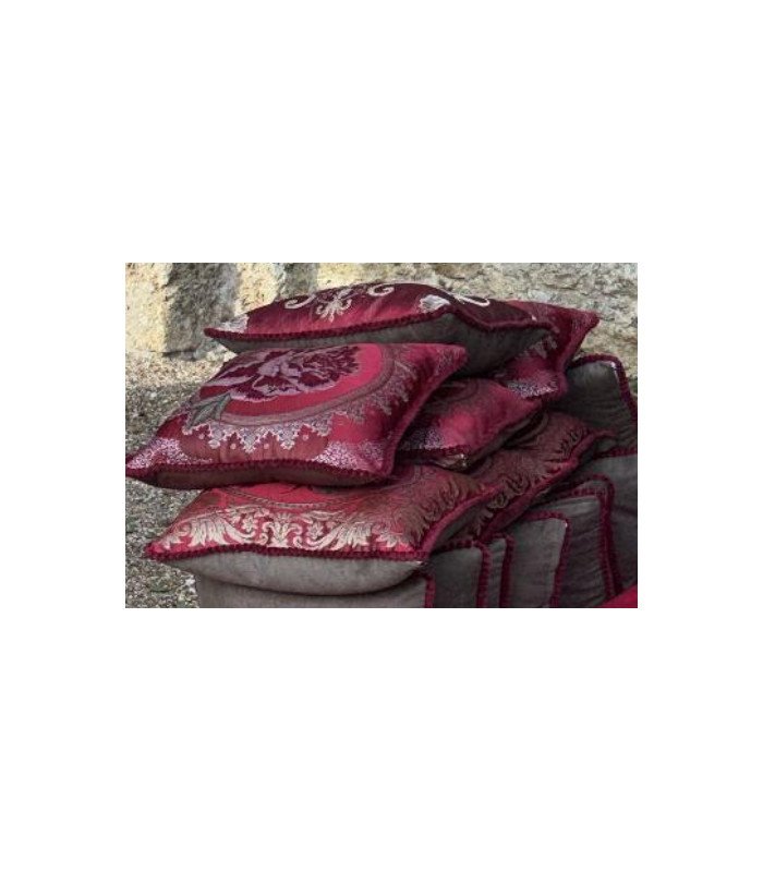 Coussin rouge à motif 50 x 50 cm