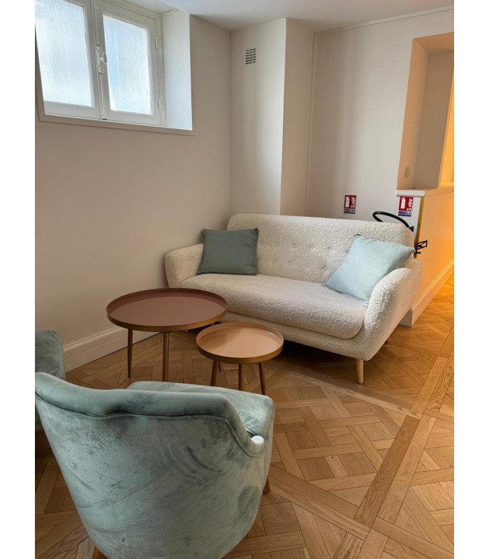 Banquette lounge 2 places écru en laine bouclée 115 x 68 x H 78 cm