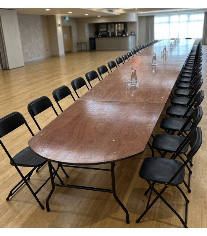 Table d'honneur ou de réunion 20 personnes en bois demi gélule 1 table et 2 demi gélules