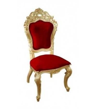 Chaise baroque Louise en bois doré sculpté et velours rouge, vue de trois quarts, en location chez 126 Events