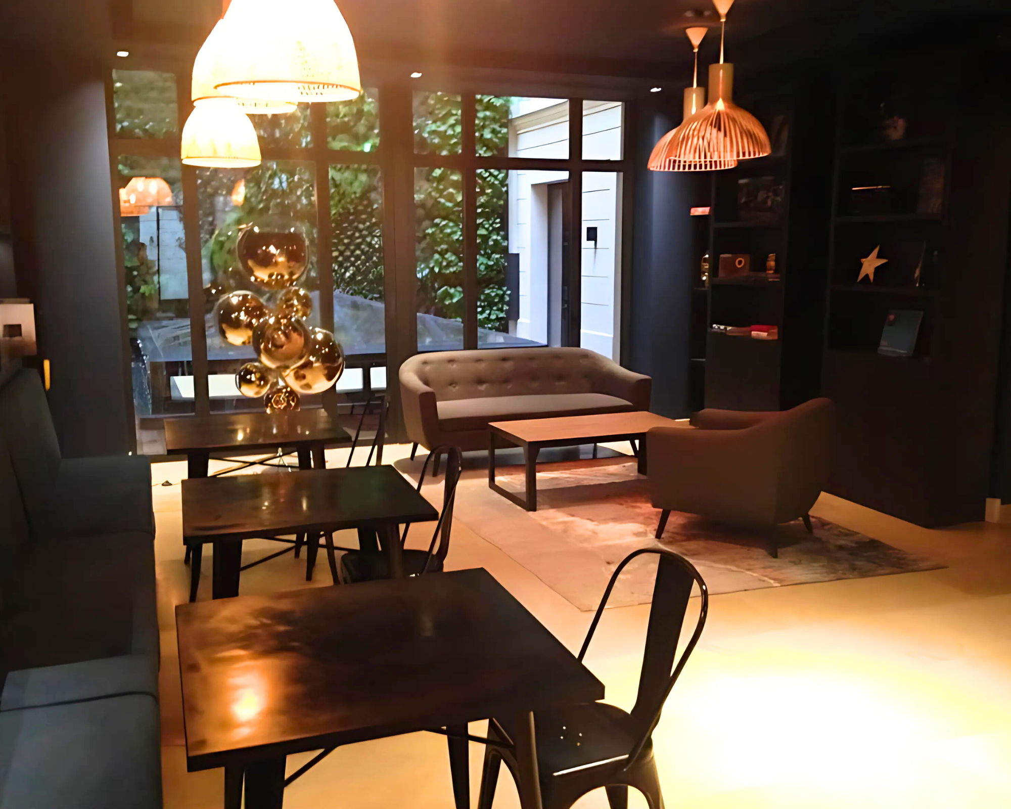 photo montrant des chaises louées par l'entreprise, location mobilier Paris