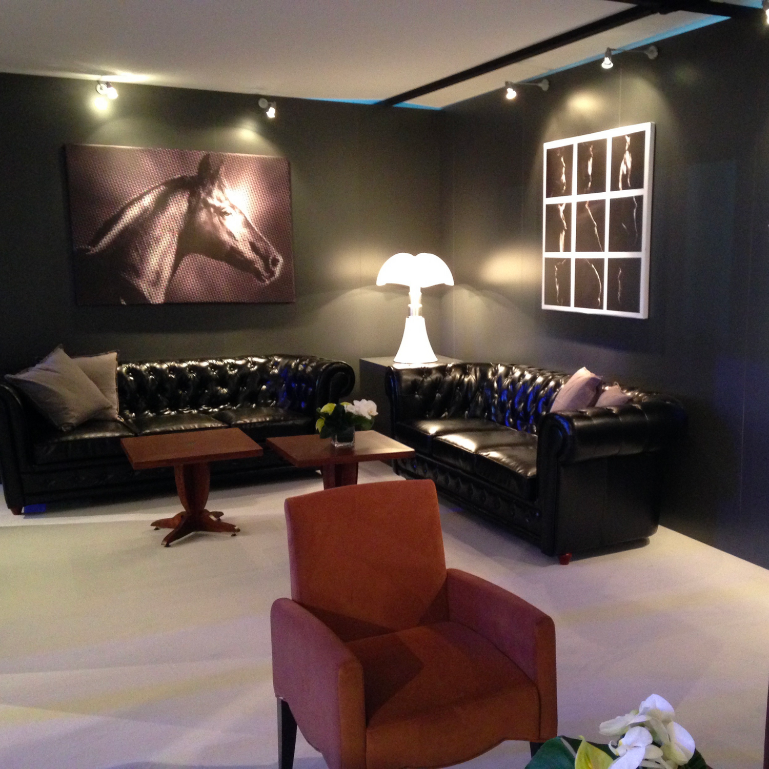 photo des canapés Chesterfield en location par 126 Events