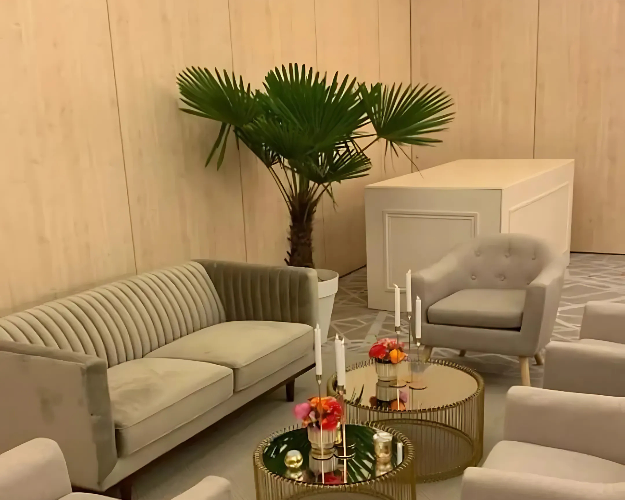 Photo du mobilier et décoration de table en location par 126 Events